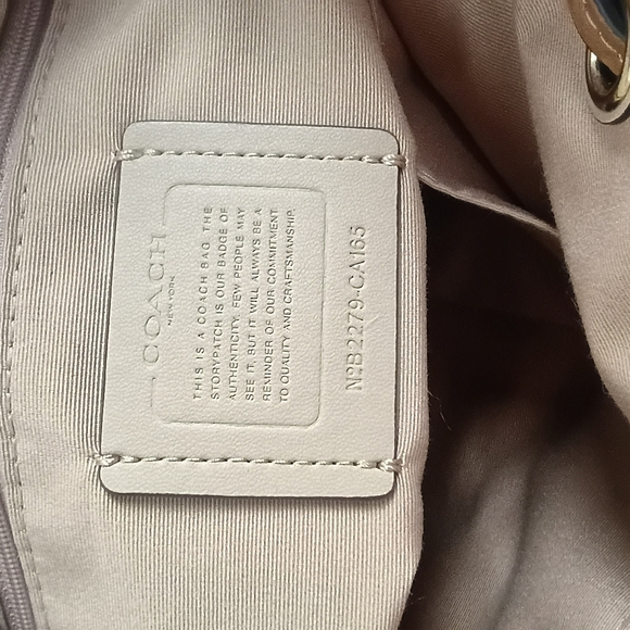 Coach Andy Tote W/Horse & Carriage Logo With Pebbled Leather In Chalk NWT - Picture 12 of 14